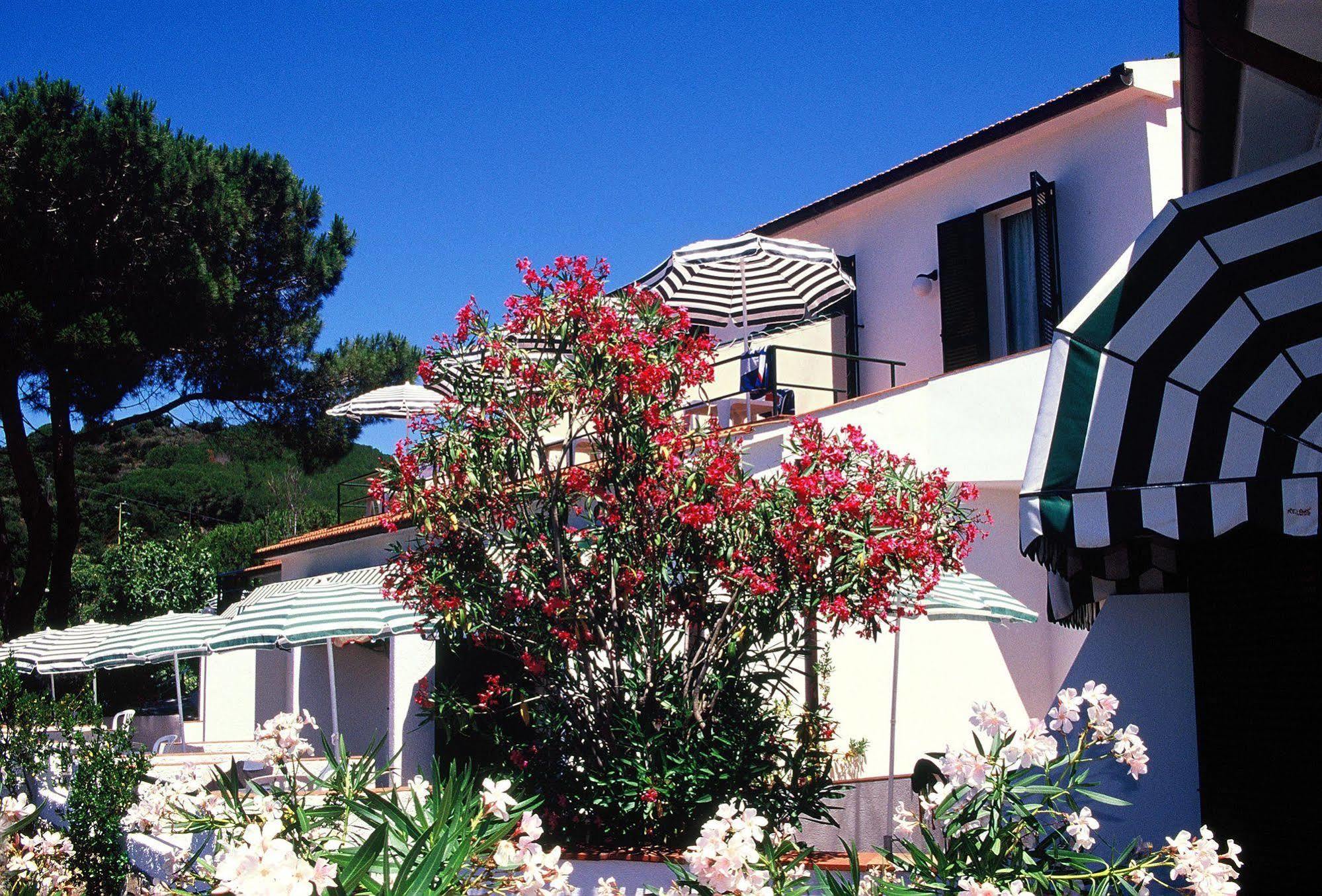 Hotel Paradiso Portoferraio Exterior photo