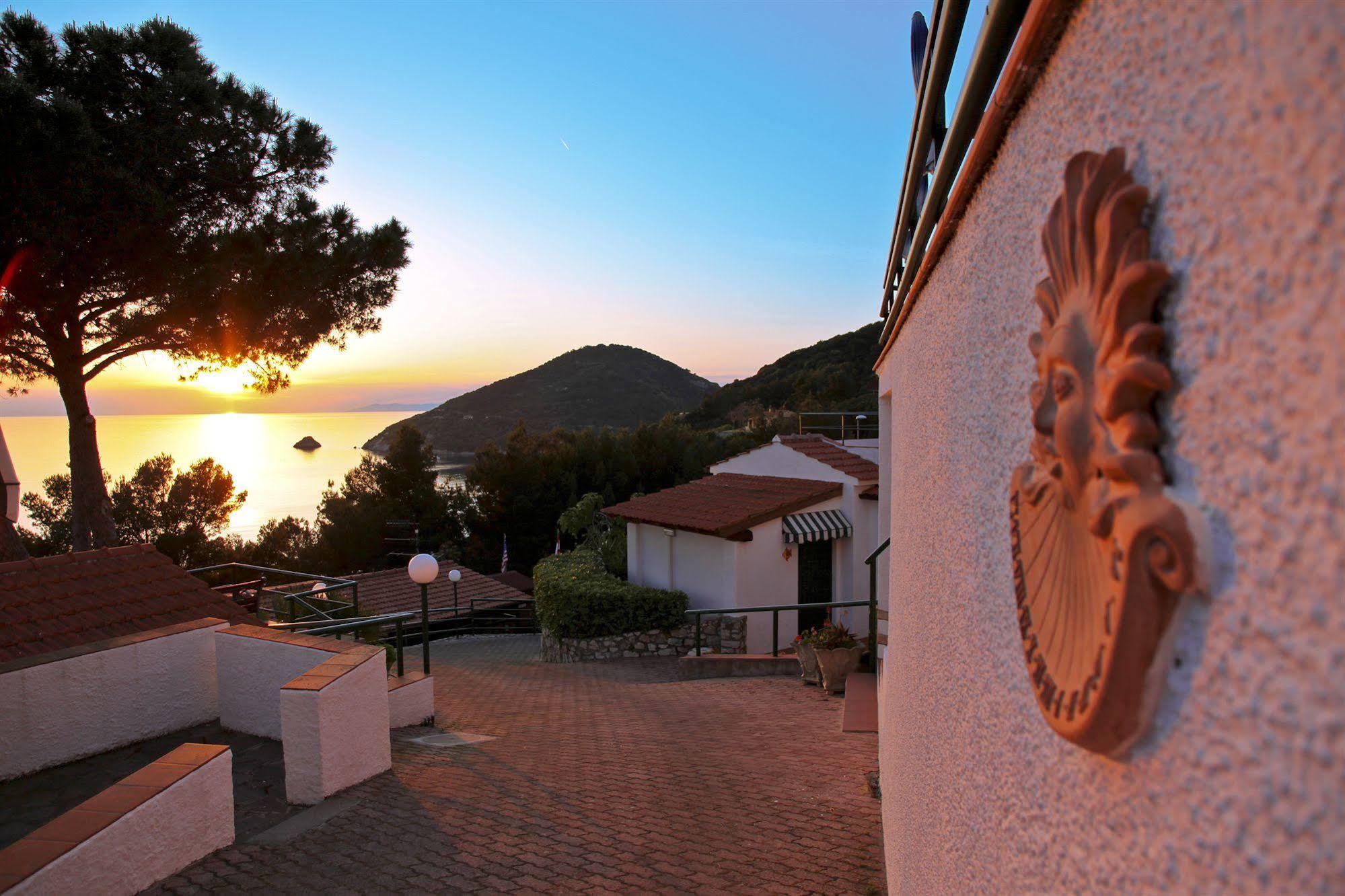 Hotel Paradiso Portoferraio Exterior photo